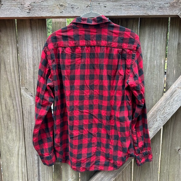 Uniqlo Red and Black Checkered Plaid Button Down Collared Shirt - Picture 6 of 6